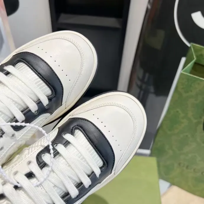 👟👟Ex-factory price 520👟👟 Women's shoes, women's clothing, men's size +10 Gucci Gucci 2023 latest hot model MAC80 sports shoes, couple style, casual, retro, old, dirty shoes, small dirty shoes, white shoes, original purchase, development, production, Gucci MAC80 new hot model series. The exquisite and compact interlocking double G logo romantically interprets the aesthetic concept of this series. Made of off-white leather, retro inspiration is cleverly integrated into the design of sports shoes, reinterpreting the brand logo. Fabric: Original custom-made imported first-layer cowhide. Lining: Original custom-made imported breathable mesh lining. Outsole: Original molded two-color T👟👟factory price U outsole. Bottom thickness: 3CM. Size: women's 35-40 / men's 39-45.